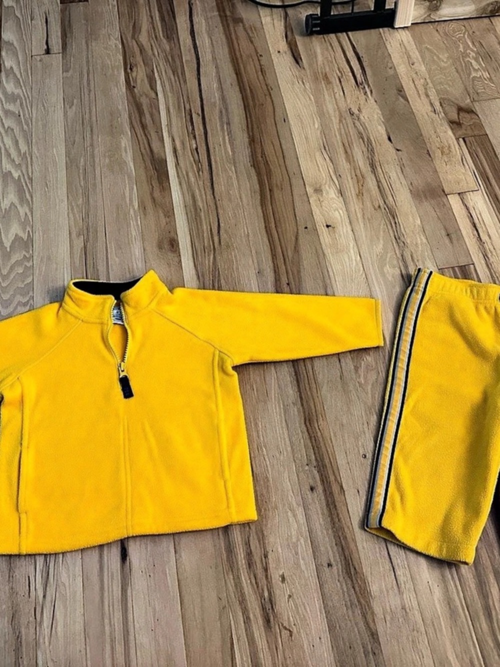 90’s vintage Old Navy Yellow Striped Fleece Set Baby 12-18 mos.